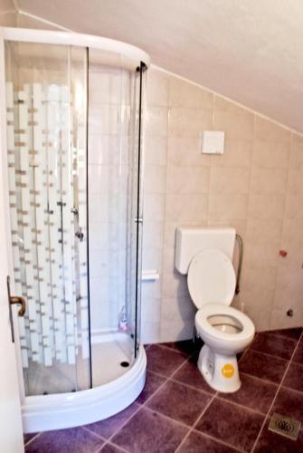 Apartments With A Parking Space Novi Vinodolski - 13098