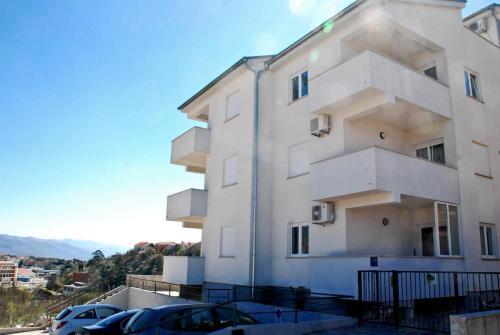 Apartments With A Parking Space Novi Vinodolski - 13098