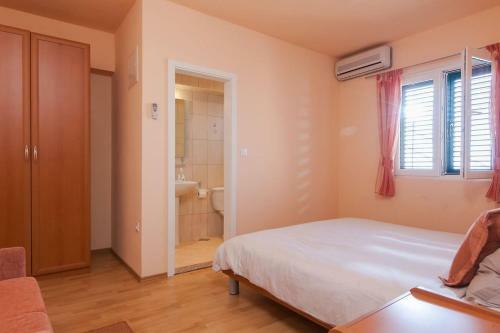 Villa Lea With Private Pool, Tennis Court And Mini Golf Course