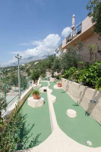 Villa Lea With Private Pool, Tennis Court And Mini Golf Course