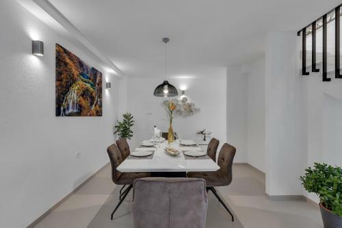 Luxury Apartments Diamond