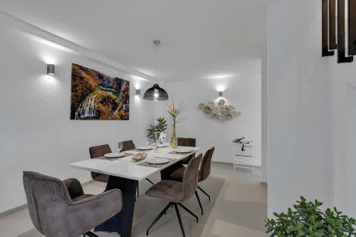 Luxury Apartments Diamond