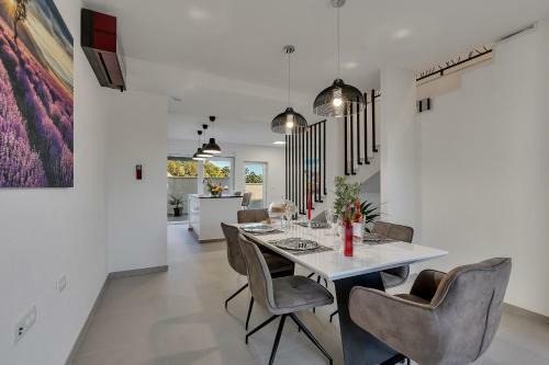 Luxury Apartments Diamond