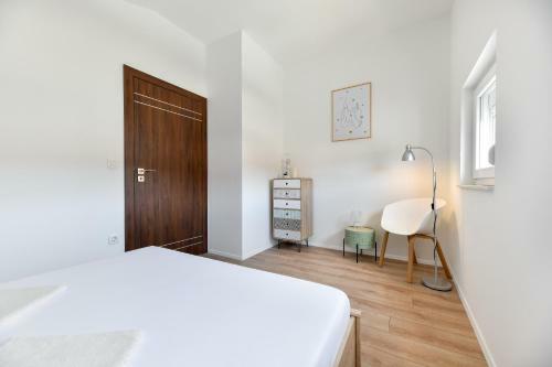 Modern Holiday Apartment "libra" With Swimming Pool