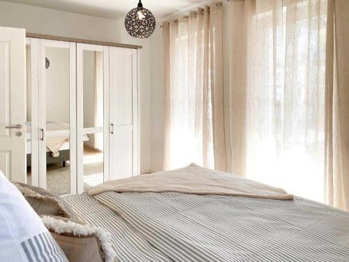 D�nenliebe, Apartment 12