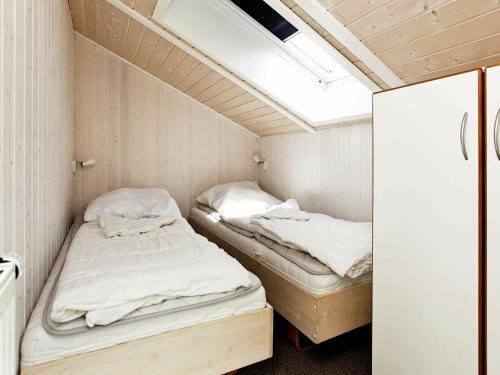 Four-bedroom Holiday Home In Otterndorf 13
