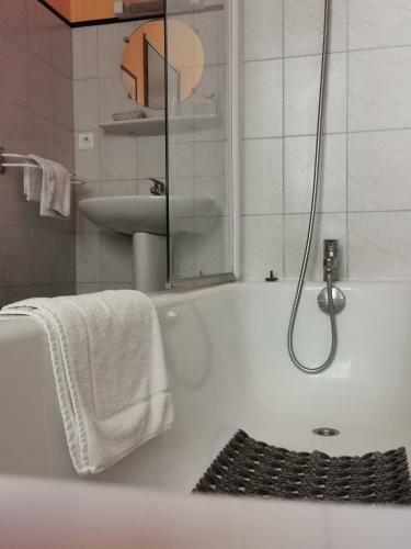 Hotel La Table Des Bons Peres