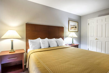 Hotel Syracuse Inn And Suites