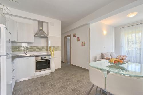 Apartments Gilly 2