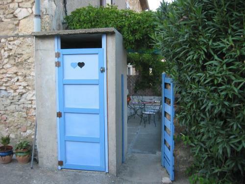 C�t� Cour, C�t� Jardin