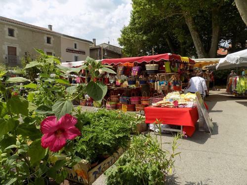 C�t� Cour, C�t� Jardin