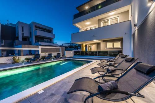 Villa Magnifica Apartments With Pool