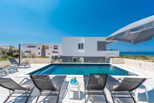 Villa Adria 2 Luxury Apartment With A Pool