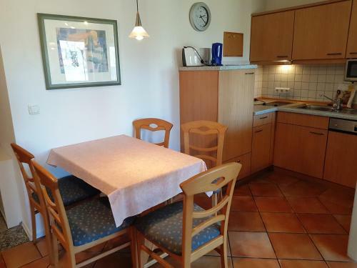 Ferienwohnung M�nchgut 1 Mit Wintergarten Und Terrasse