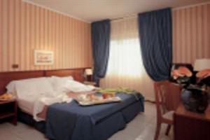 Hotel Cancelli Rossi Rome Airport