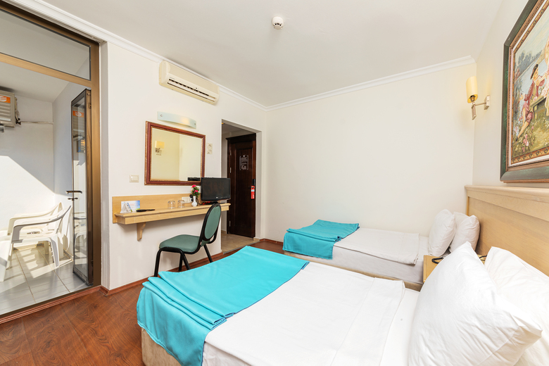 Hotel Kaya Maris