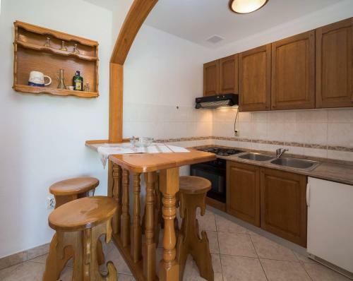 Sunrise Beach Apartments