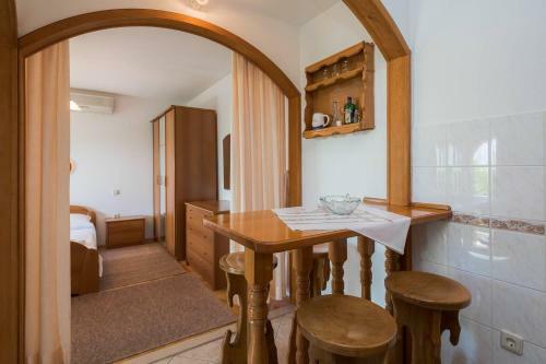Sunrise Beach Apartments