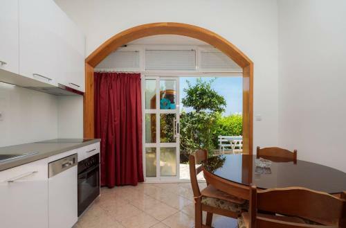Sunrise Beach Apartments