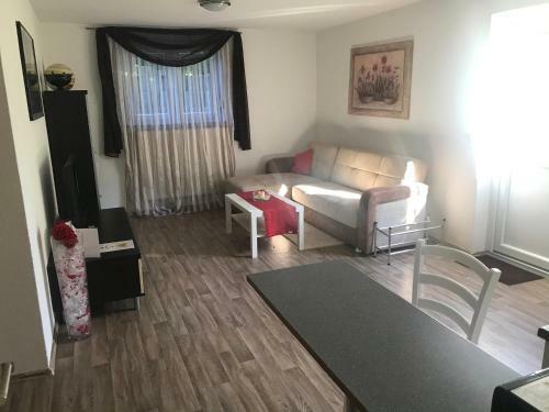 Apartamento Sch�ne & Ruhige Ferienwohnung