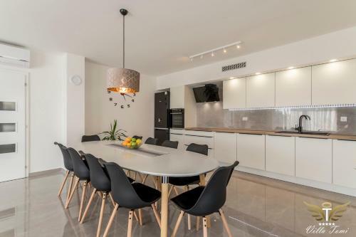Brand New And Unique Villa Tomi