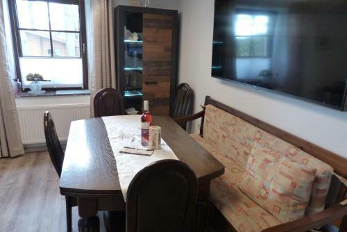 Apartamento Ferienwohnung H�gelhaus