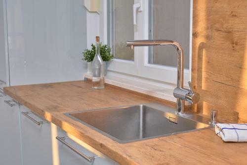 Apartamento M Entire Floor In A Spacious House With Pool