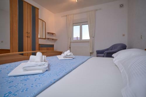 Apartamento M Entire Floor In A Spacious House With Pool