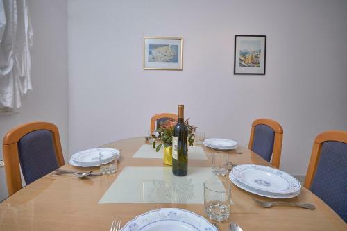 Apartamento M Entire Floor In A Spacious House With Pool