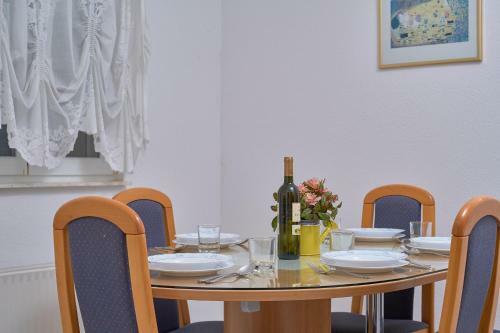 Apartamento M Entire Floor In A Spacious House With Pool