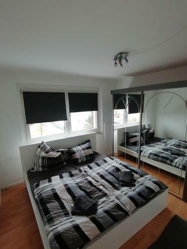 Apartamento Sch�ne Ferienwohnung �ber Den D�chern Von Plauen