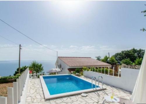 Holiday House Summer Rose, Near Split With Private Pool