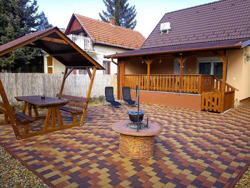 K�nyvesi-1 Vend�gh�z