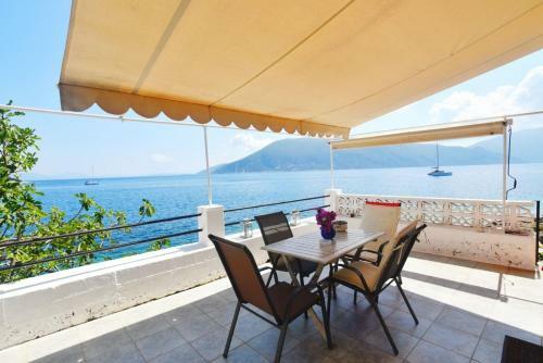Efi's Cottage By The Sea