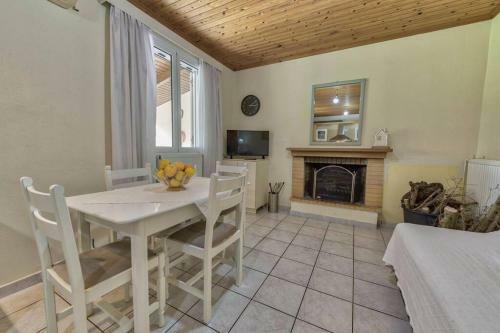 Gina's Cottage House