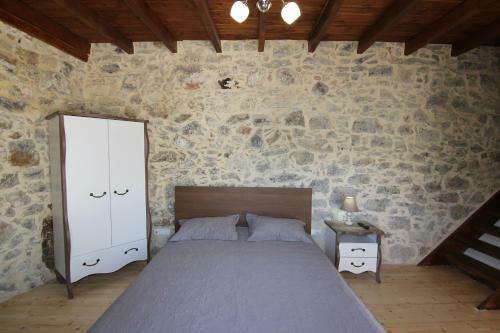 Malia Stone Residence - Secluded Cozy Retreat