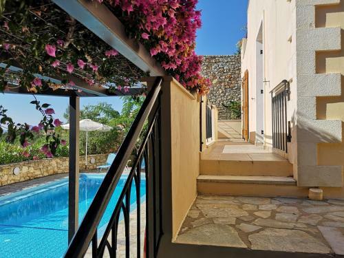 Villa Koumos - Crete Holidays With Pool And Views
