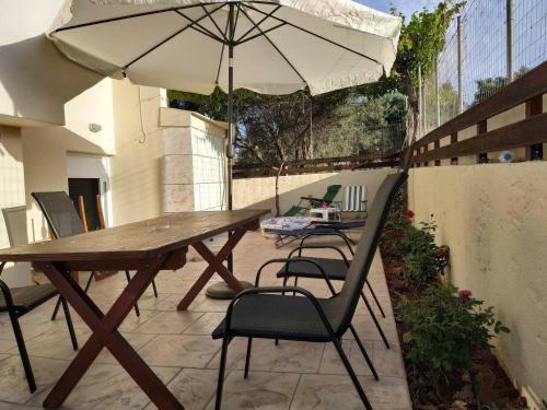 Lovely Courtyard - Serenity