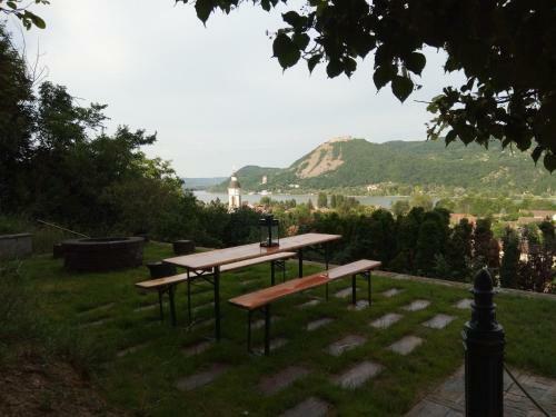 V4 Kil�t�terasz Apartmanok Emelet
