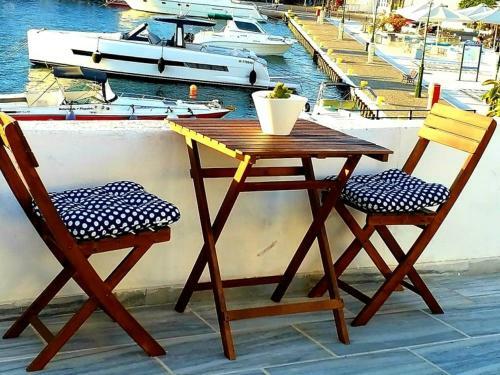 Yacht Front Apartment (no 1)