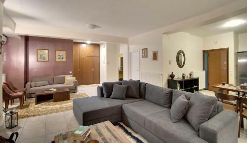 Country Place Apartment With Mountains View