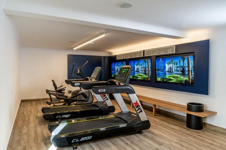 Hotel Cresanto Luxury Suites