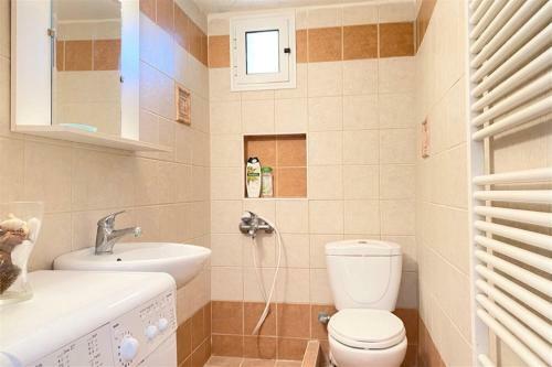 Elpida House On The Beach (2 Bedrooms 6 Guests)