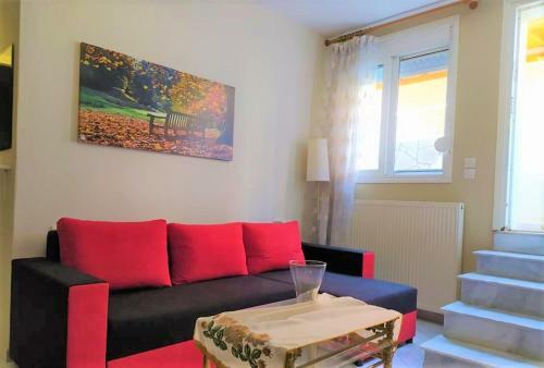 Two Storey Vacation House Near The Sea