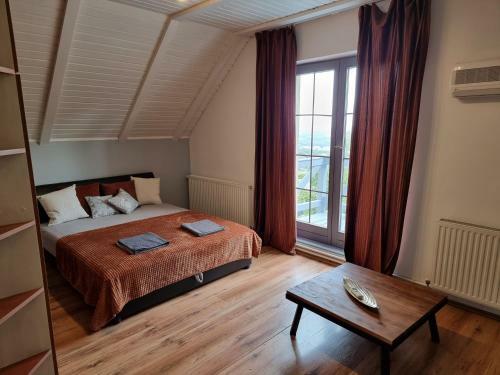 Apartmanh�z 2-6 F?nek