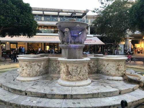 Blue Elegance City Center Heraklion Apartment