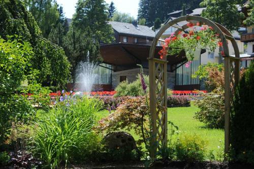 Hostal Gasthof Schwarzwaldtanne