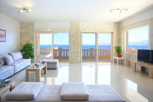 Villa Diktynna - Embrace The Endless Blue