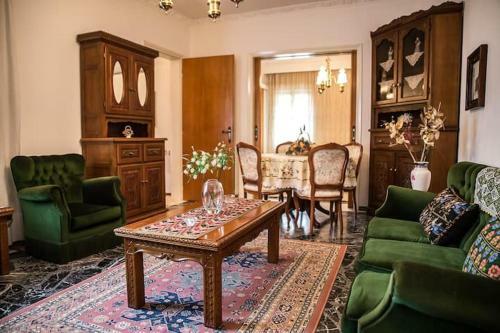Apartamento Traditional Antique Deco House