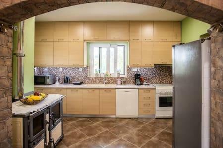 Zoi's House Luxurious Vacation